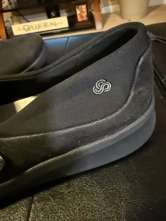 Cloudsteppers by Clarks Black Slip-On Flats - Picture 5 of 7